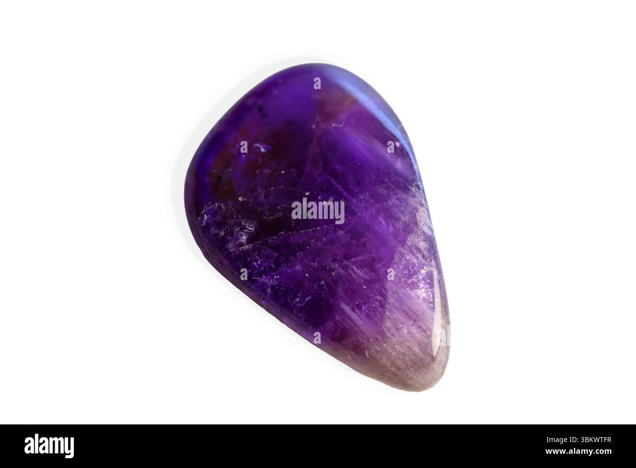 Ametista dello Zambia Una varietà viola trasparente di quarzo; usato come gemma l'ametista è una varietà viola di quarzo (SiO2) e deve il suo colo viola Foto Stock