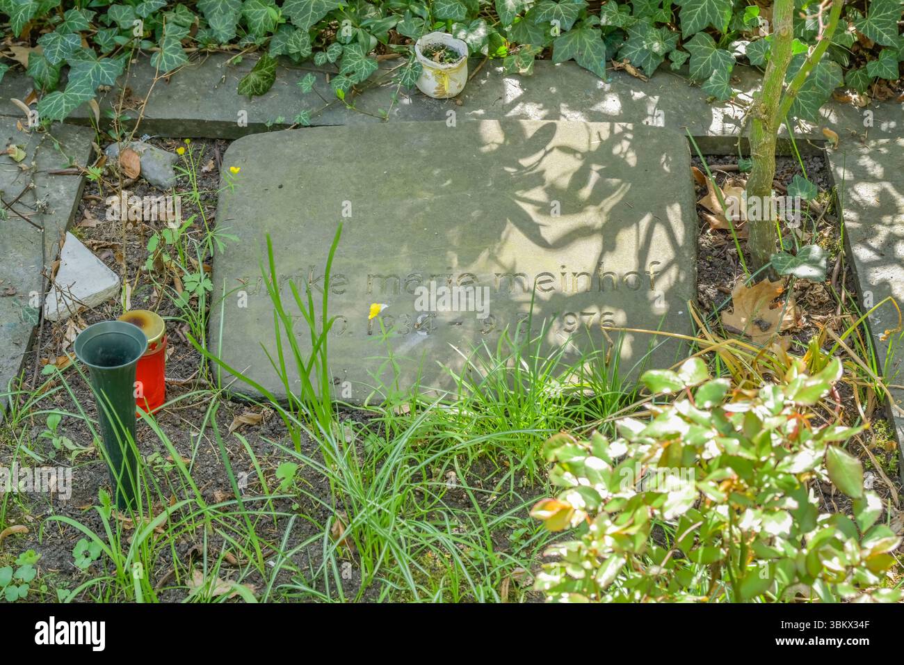 Grab Terroristin Ulrike Meinhof, Friedhof der Dreifaltigkeitsgemeinde, Dreifaltigkeitsfriedhof III, Eisenacher Straße, Tempelhof, Bezirk Tempelhof-Sch Foto Stock