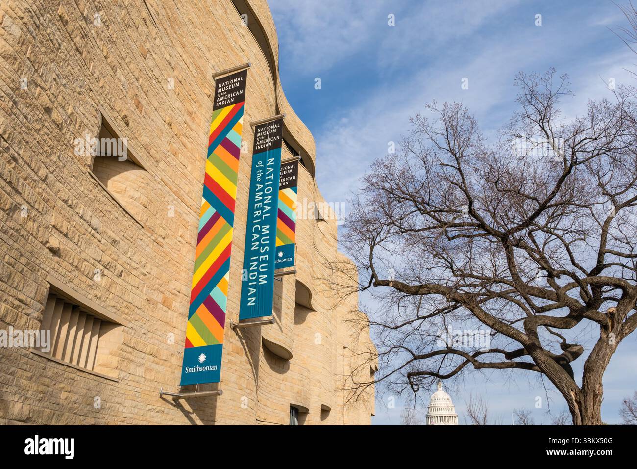 Washington, DC, USA-10 febbraio 2023: Il National Museum of the American Indian progettato dall'architetto nativo Douglas Cardinal (Blackfoot). Foto Stock
