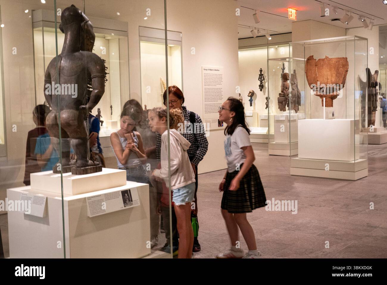 L'ala Michael C Rockefeller contiene manufatti provenienti da Africa, antiche Americhe e Oceania, 2025, Metropolitan Museum of Art, New York City, USA Foto Stock