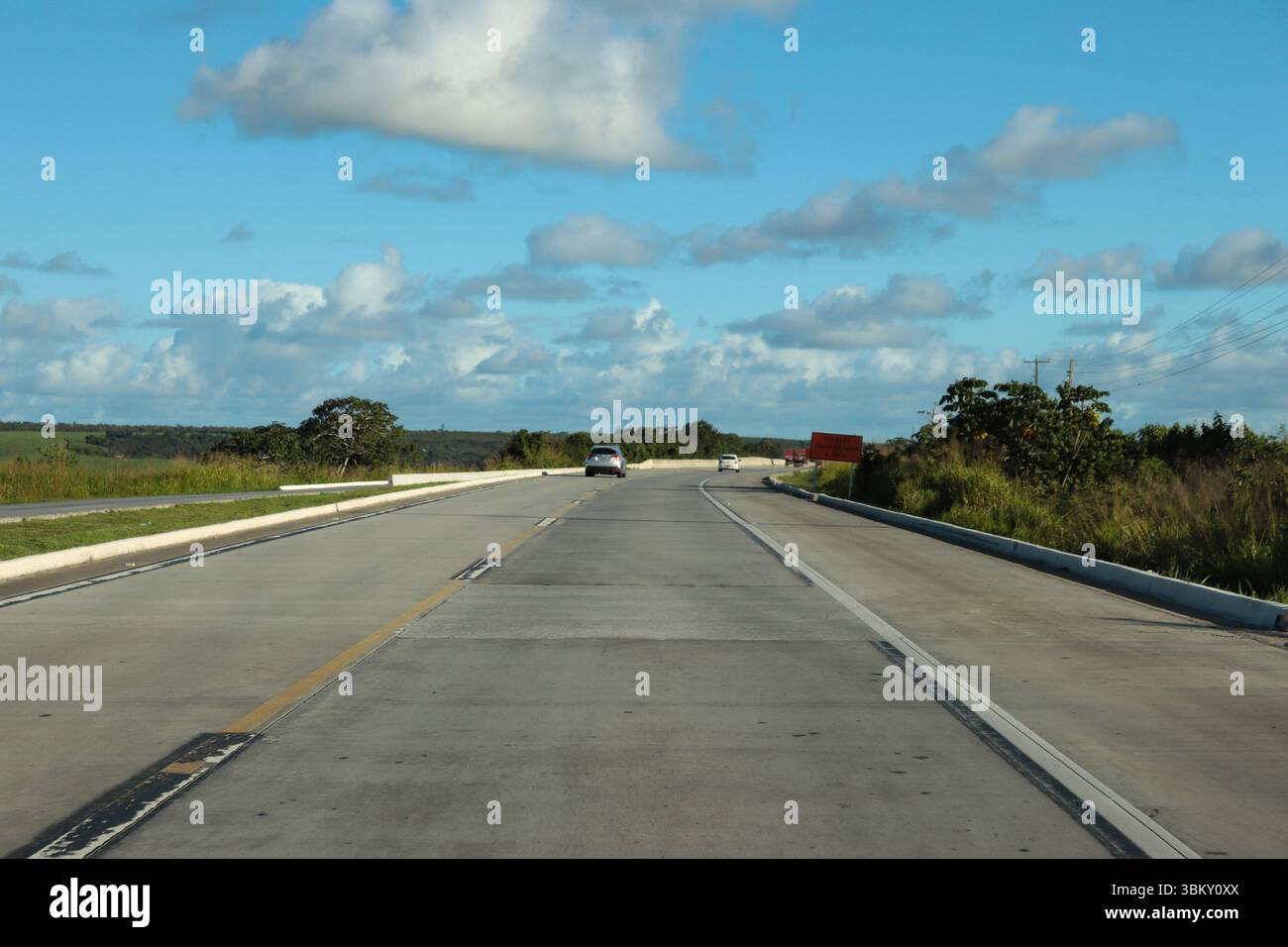 Autostrada in calcestruzzo a doppia corsia, Foto Stock