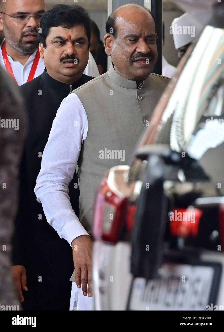 Mumbai, India. 23 giugno 2025. MUMBAI, INDIA - 23 GIUGNO: LOK Sabha Speaker Om Birla (L) e MLC RAM Shinde (R) durante la Conferenza nazionale delle commissioni di stima del Parlamento e degli organi legislativi statali/statali a Vidhan Bhavan il 23 giugno 2025 a Mumbai, India. (Foto di Anshuman Poyrekar/Hindustan Times/Sipa USA) credito: SIPA USA/Alamy Live News Foto Stock