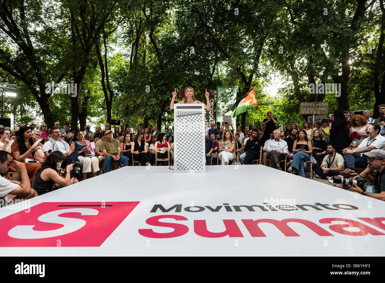 Madrid, Spagna. 23 giugno 2025. Il secondo Vice Presidente e Ministro del lavoro e dell’economia sociale, Yolanda Diaz, parla durante l’incontro “Stop Genocide, Palestina libera”. L'evento è organizzato dal partito Sumar e dal gruppo di sinistra per denunciare la situazione del popolo palestinese a Gaza e protestare contro le azioni di Israele nel conflitto. Crediti: Marcos del Mazo/Alamy Live News Foto Stock