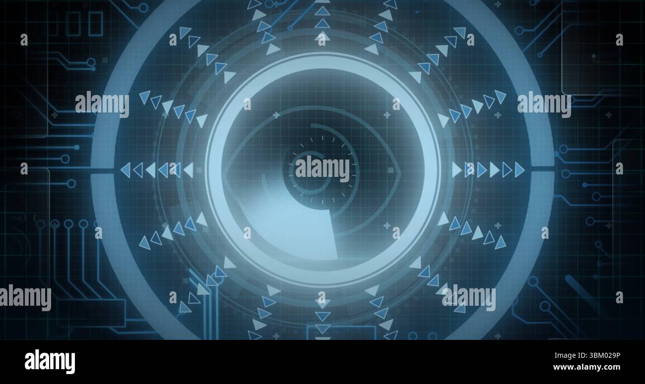 Visualizzazione di HUD circolare che ruota su griglia digitale scura, con anelli concentrici e linee di circuito Foto Stock