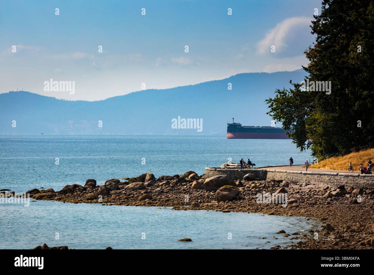 Second Beach e English Bay da Stanley Park, Vancouver, British Columbia, Canada. Foto Stock