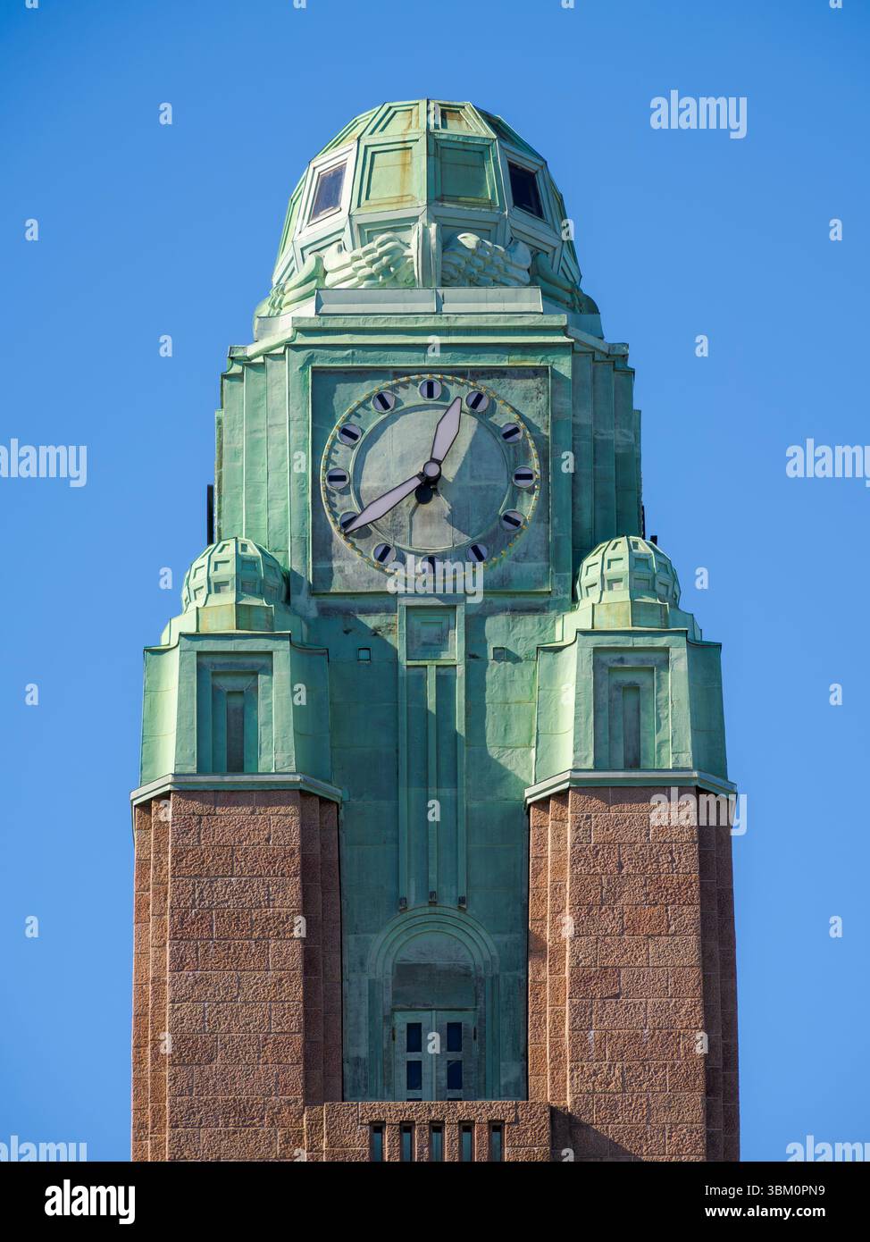 Stazione centrale di Helsinki, esempio di fusione tra Art Nouveau e storicismo, un'icona architettonica di Helsinki, Finlandia. Foto Stock