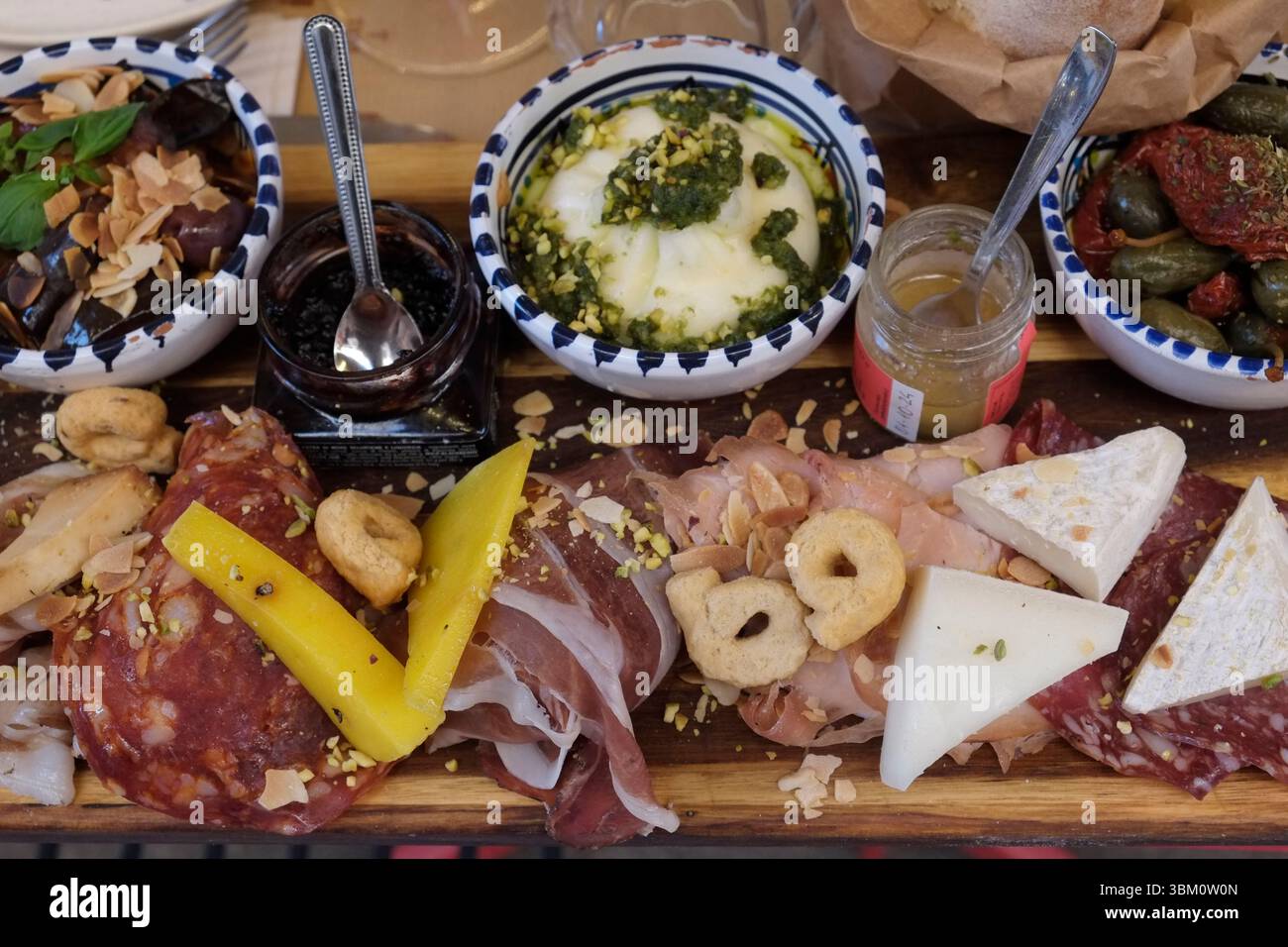 Palermo, Sicilia. Cibo di strada fresco e delizioso a Palermo Foto Stock