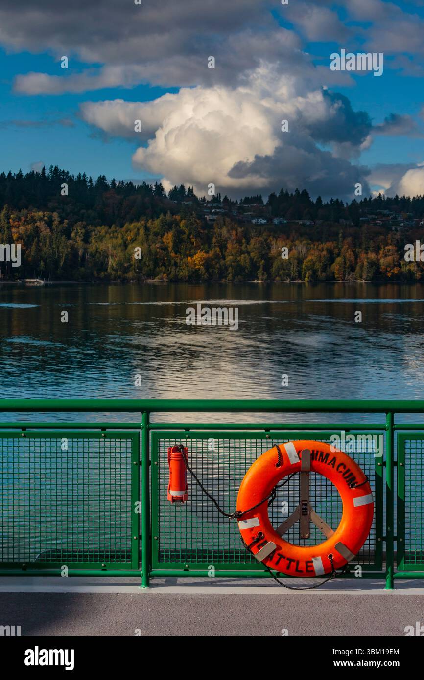 Anello di salvataggio, Walla Walla Ferry, tra Seattle e Bremerton, Washington State, USA. Foto Stock