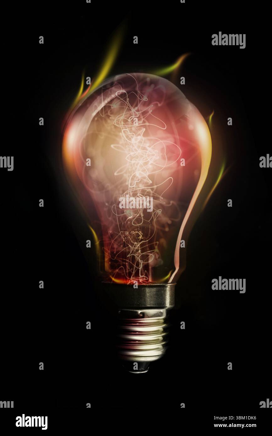 La lampadina illuminante con rendering 3D galleggia nel vuoto scuro con filamenti torsionali e spugne di fiamma Foto Stock