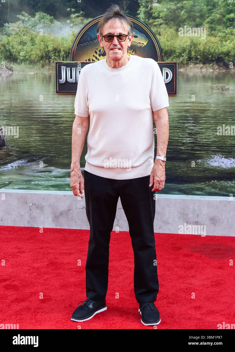 New York, Stati Uniti. 23 giugno 2025. MANHATTAN, NEW YORK CITY, NEW YORK, USA - 23 GIUGNO: Il produttore cinematografico Patrick Crowley arriva alla prima di New York della Universal Pictures e della Amblin Entertainment 'Jurassic World Rebirth' tenutasi presso Hearst Plaza al Lincoln Center for the Performing Arts il 23 giugno 2025 a Manhattan, New York City, New York, Stati Uniti. ( Credito: Image Press Agency/Alamy Live News Foto Stock