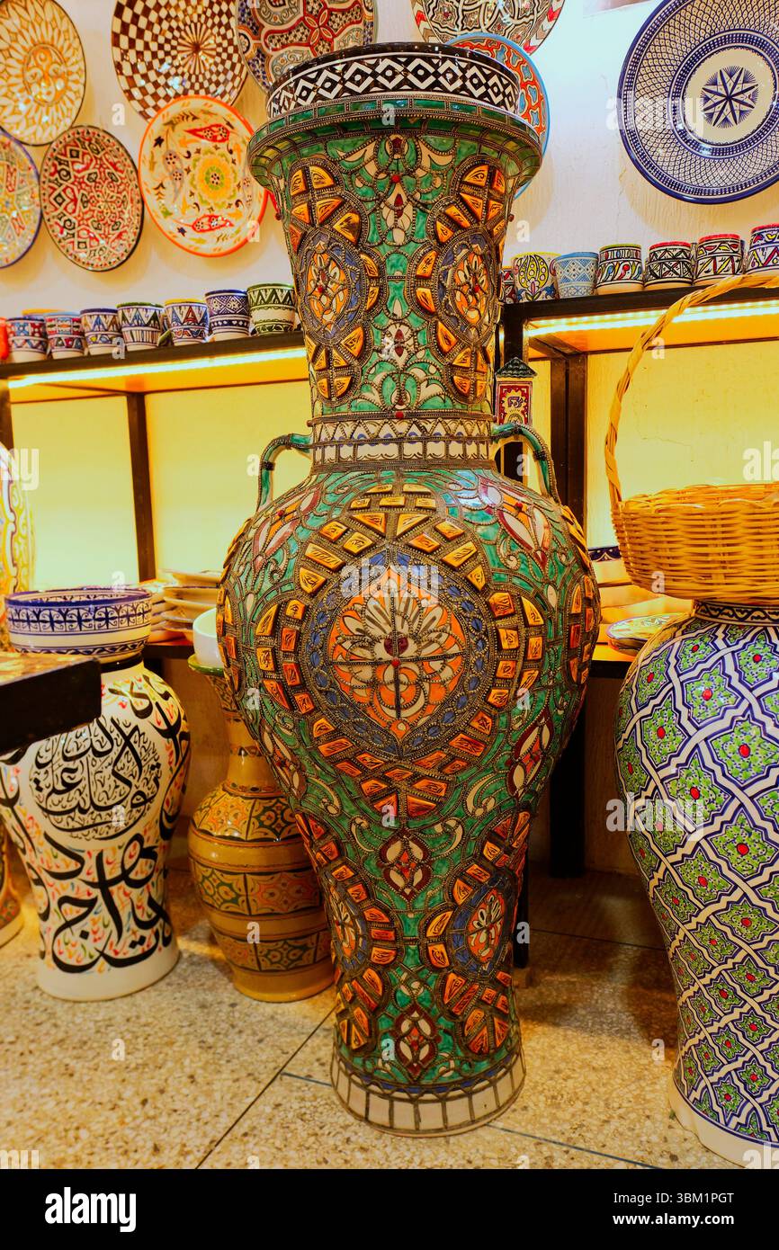 Grande vaso colorato in Marocco Foto Stock