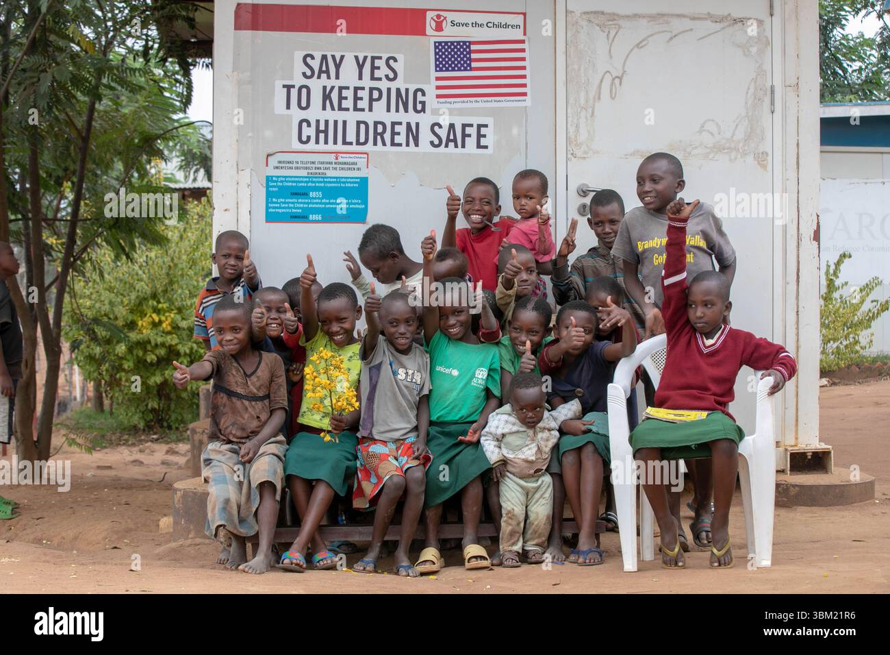 Bambini burundesi rifugiati nel campo profughi Mahama a Kirehe, in Ruanda. Foto Stock