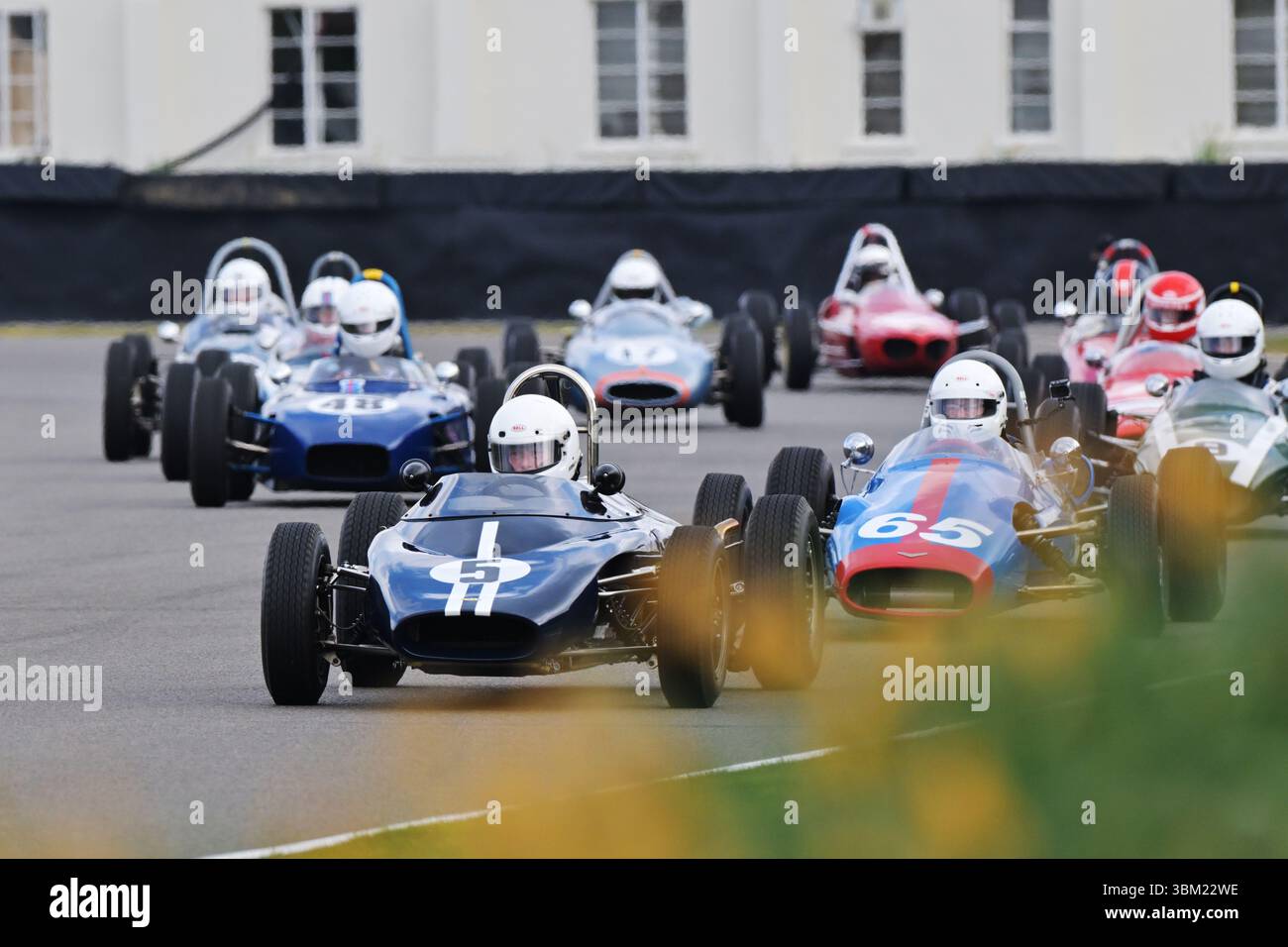Robin Longdon, Lola-Ford Mk3, Arundell Cup con il Taylor Trophy (assegnato alla vettura con freni a tamburo più alta), venti minuti di corsa per Re Foto Stock Robin Longdon, Lola-Ford Mk3, Arundell Cup con il Taylor Trophy (assegnato alla vettura con freni a tamburo più alta), venti minuti di corsa per Re Foto Stock