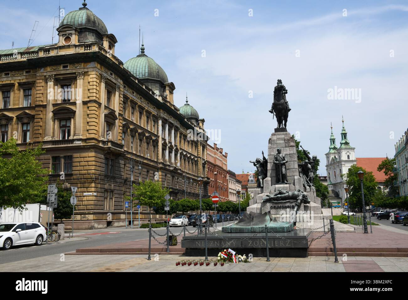 Cracovia, Polonia - 7 giugno 2025: Vista in piazza Matejko a Cracovia in Polonia Foto Stock