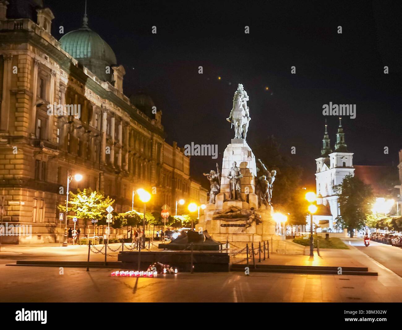 Cracovia, Polonia - 7 giugno 2025: Vista in piazza Matejko a Cracovia in Polonia Foto Stock