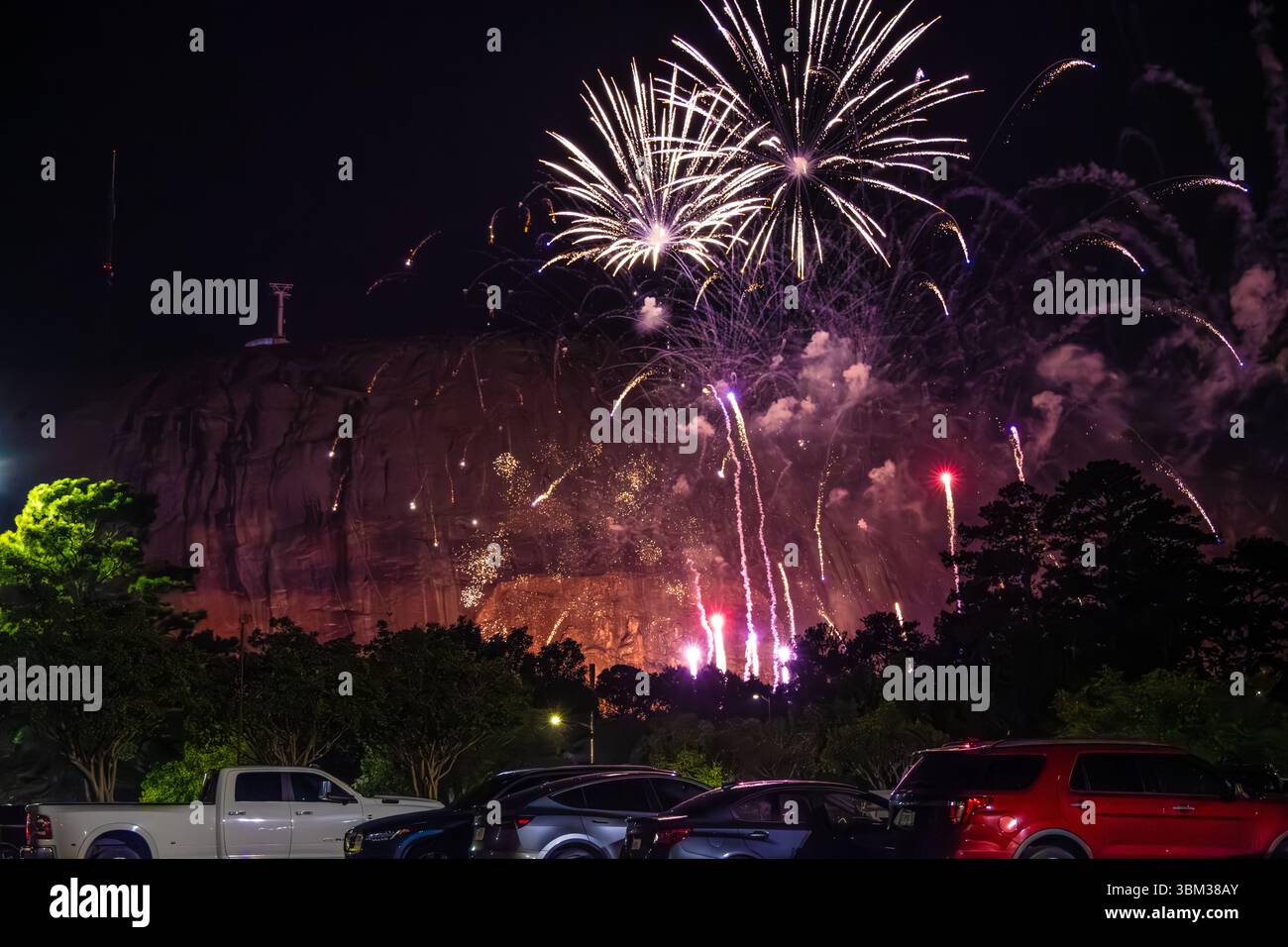 Fuochi d'artificio allo Stone Mountain Park vicino ad Atlanta, Georgia. (USA) Foto Stock