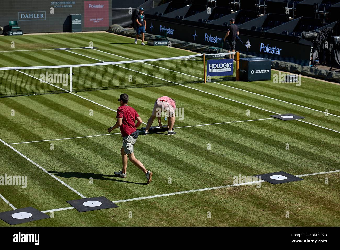 Bad Homburg, Assia, Germania. 24 giugno 2025. Impressioni allestimento elc in campo durante l'APERTURA DI BAD HOMBURG presentato da SOLARWATTT- WTA500 - Womens Tennis, 24.6.2025 a Bad Homburg (Tennis-Club Bad Homburg), Germania - foto: Mathias Schulz (Credit Image: © Mathias Schulz/ZUMA Press Wire) SOLO PER USO EDITORIALE! Non per USO commerciale! Foto Stock
