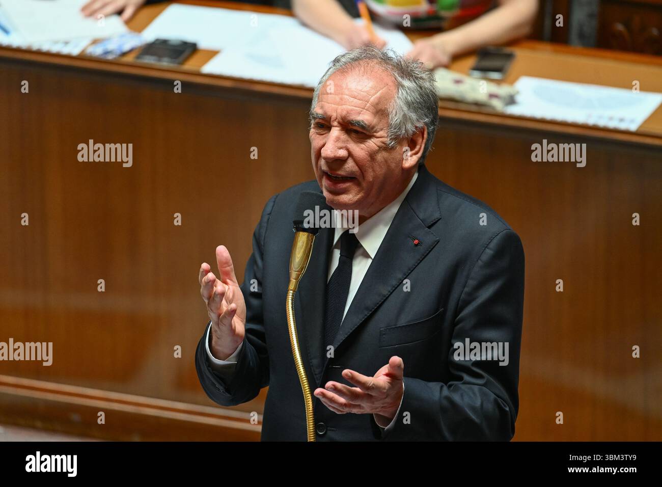 Parigi, Francia. 24 giugno 2025. Il primo ministro Francois Bayrou durante la sessione QAG all'Assemblea nazionale del 24 giugno 2025 - 24/06/2025 - Francia/Ile-de-France (regione)/Parigi - Julien Mattia/le Pictorium credito: LE PICTORIUM/Alamy Live News Foto Stock