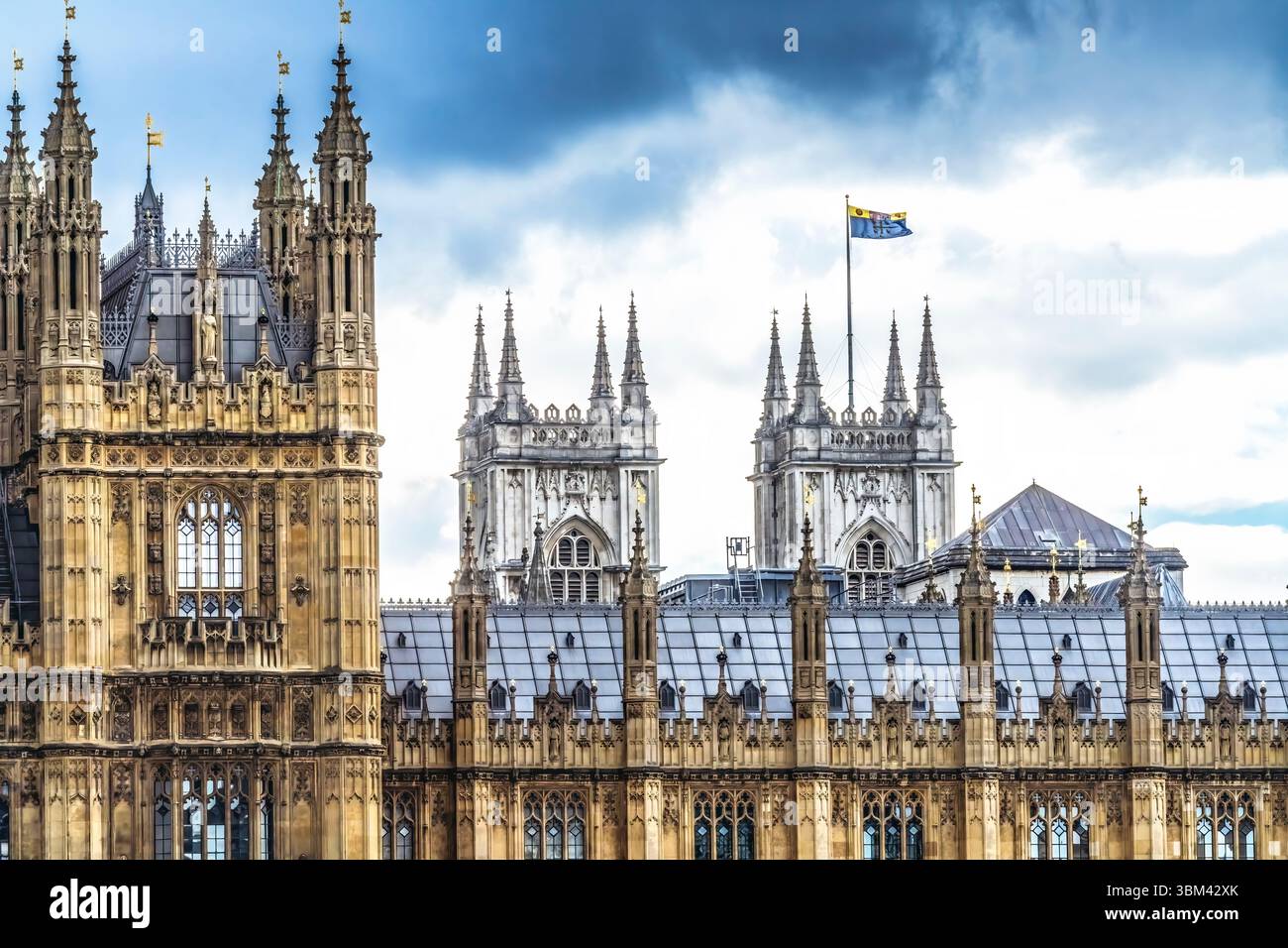 Victoria Tower, Houses of Parliament, Westminster Abbey, Westminster, Londra, Inghilterra. Victoria Tower costruita negli anni '1800, House of Commons e House Foto Stock