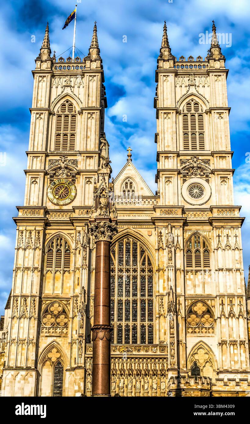 Abbazia di Westminster, Westminster, Londra, Inghilterra. Memoriale russo di guerra della Crimea per gli studenti uccisi in guerra, eretto nel 1878. Foto Stock