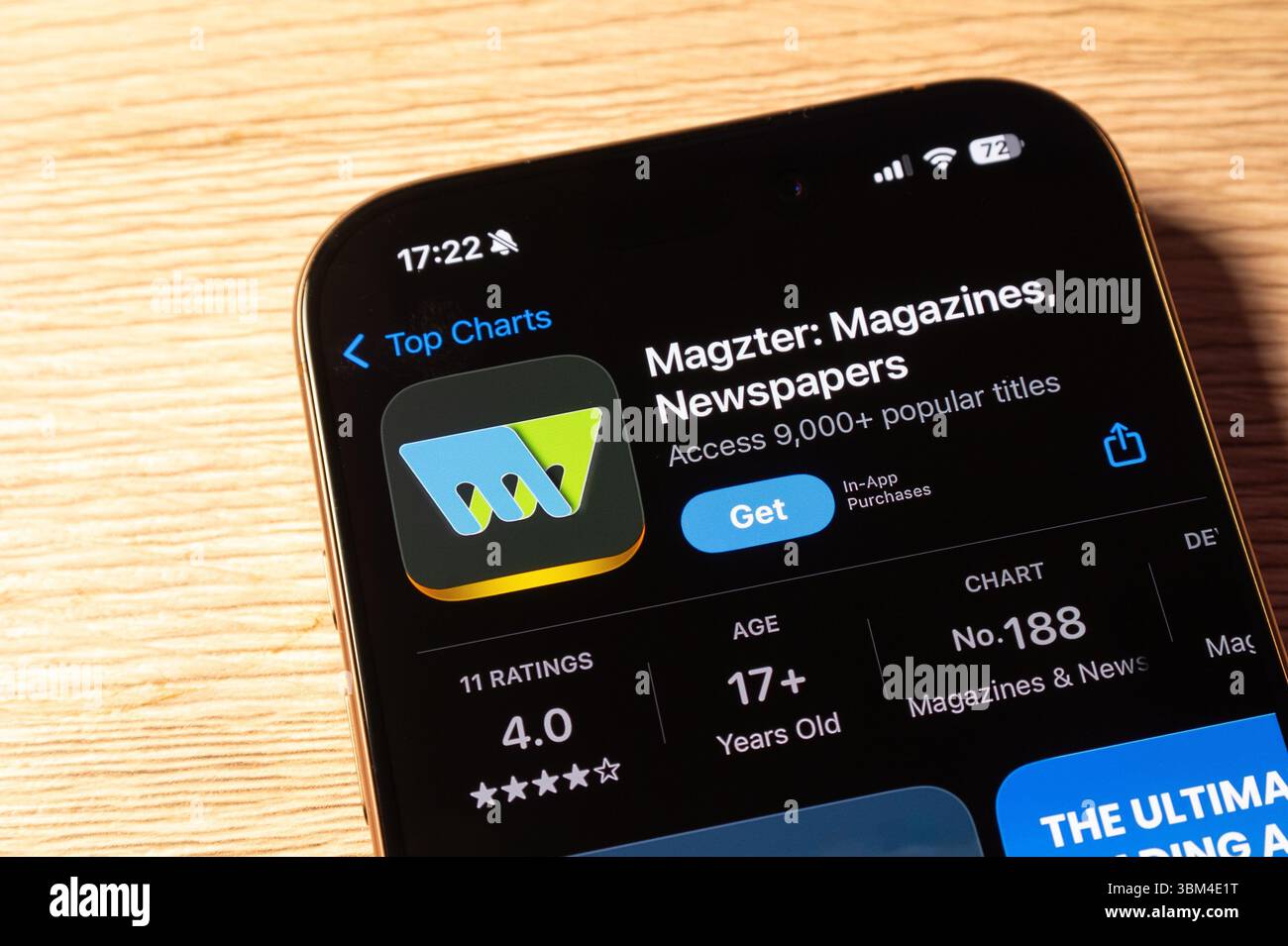 OSTRAVA, CECHIA - 28 GENNAIO 2025: Apple App Store con Magzter news mobile application Foto Stock