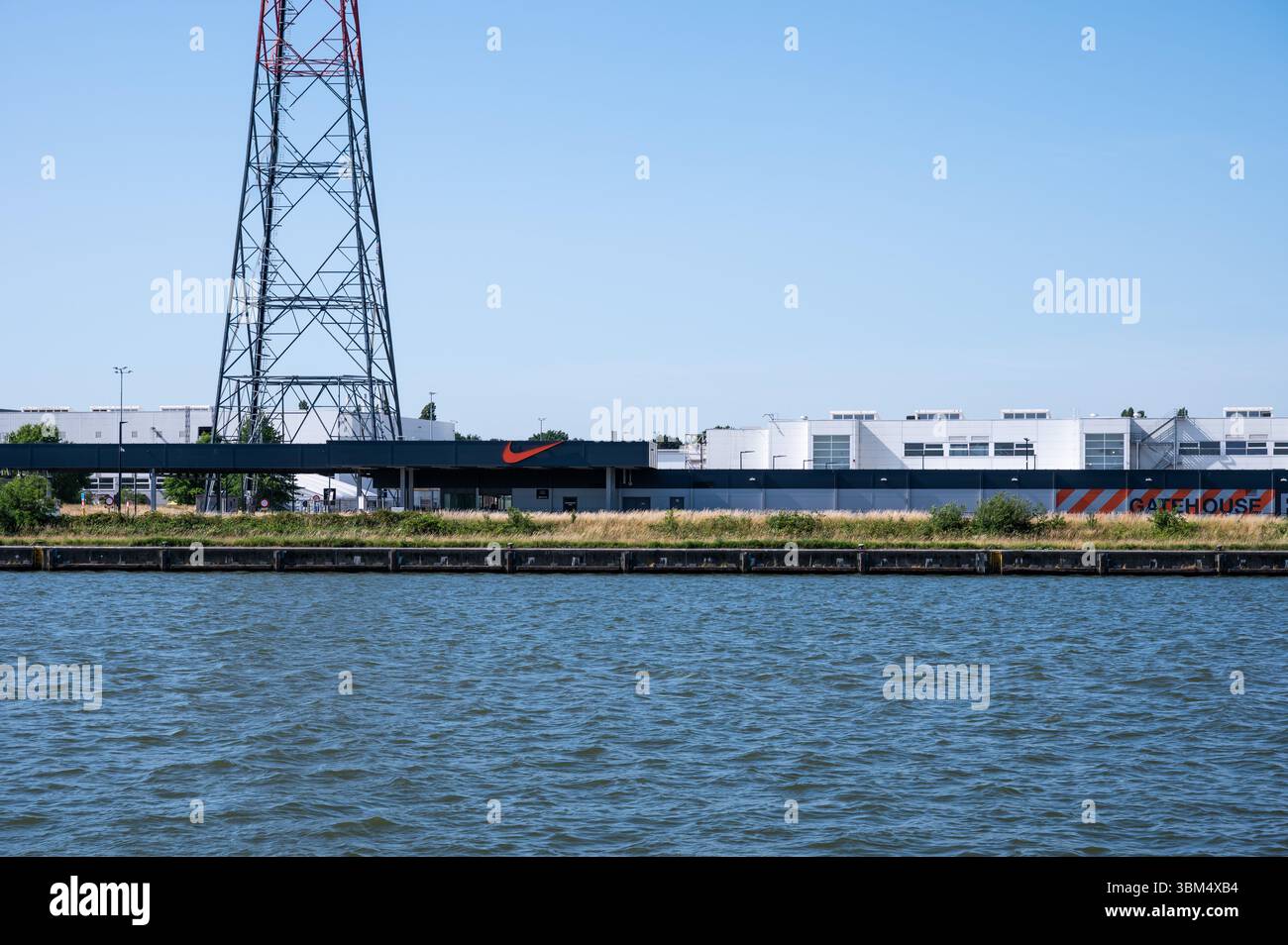 Attività industriale sulle rive del canale Albert a Meerhout, provincia di Anversa, Belgio 20 giugno 2025 Foto Stock