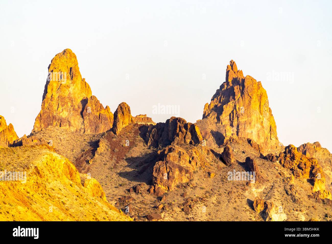Stati Uniti, Texas, Big Bend National Park. Formazione di orecchie di mulo nei monti Chisos. Foto Stock