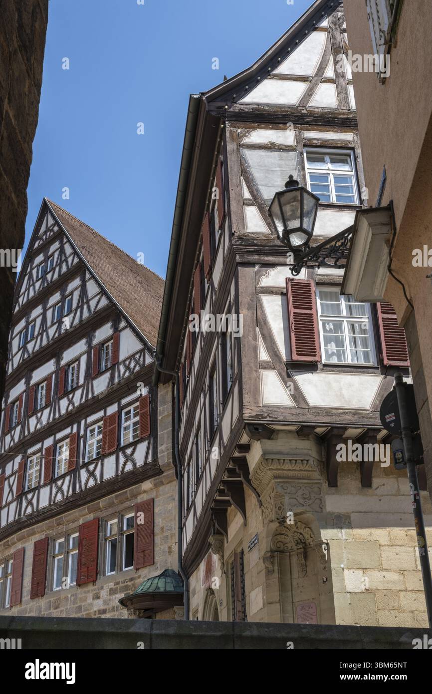 Storiche case in legno, cantine di spumante Kessler, ex Speyrer Pfleghof nella città vecchia di Esslingen, Esslingen am Neckar, distretto di Foto Stock