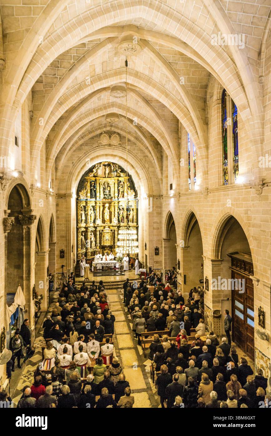 Omaggio di messa Sant Honorat, patrono della città, balli di cossiers, balli popolari di Maiorca, Algaida, Maiorca, isole Baleari, Spagna, Europa Foto Stock
