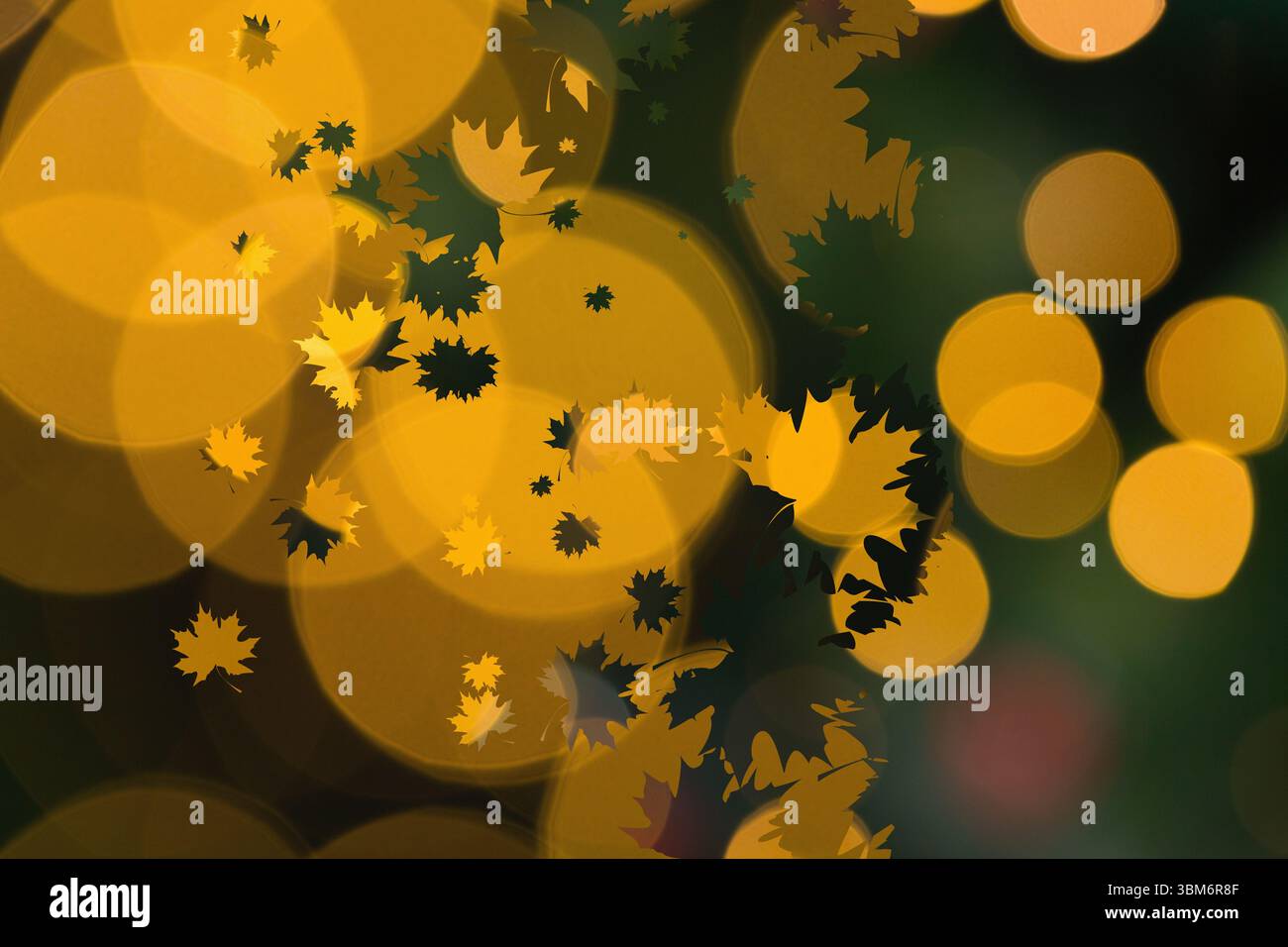 Design digitale con cerchi bokeh giallo oro e silhouette in foglia d'acero su verde sfocato Foto Stock