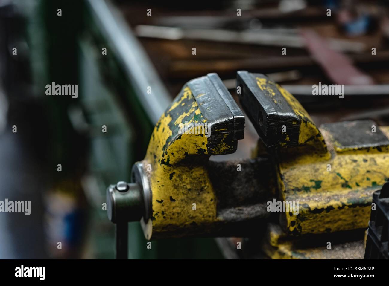 Primo piano di macchinari arrugginiti Foto Stock