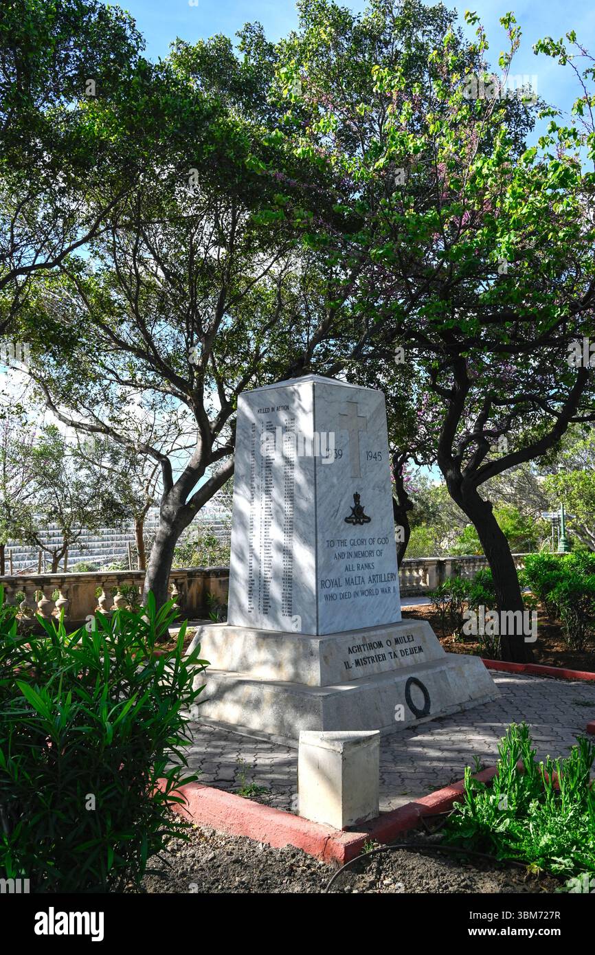 LA VALLETTA, MALTA - 18 APRILE 2025: Memoriale di guerra alla Royal Malta Artillery a Floriana Foto Stock