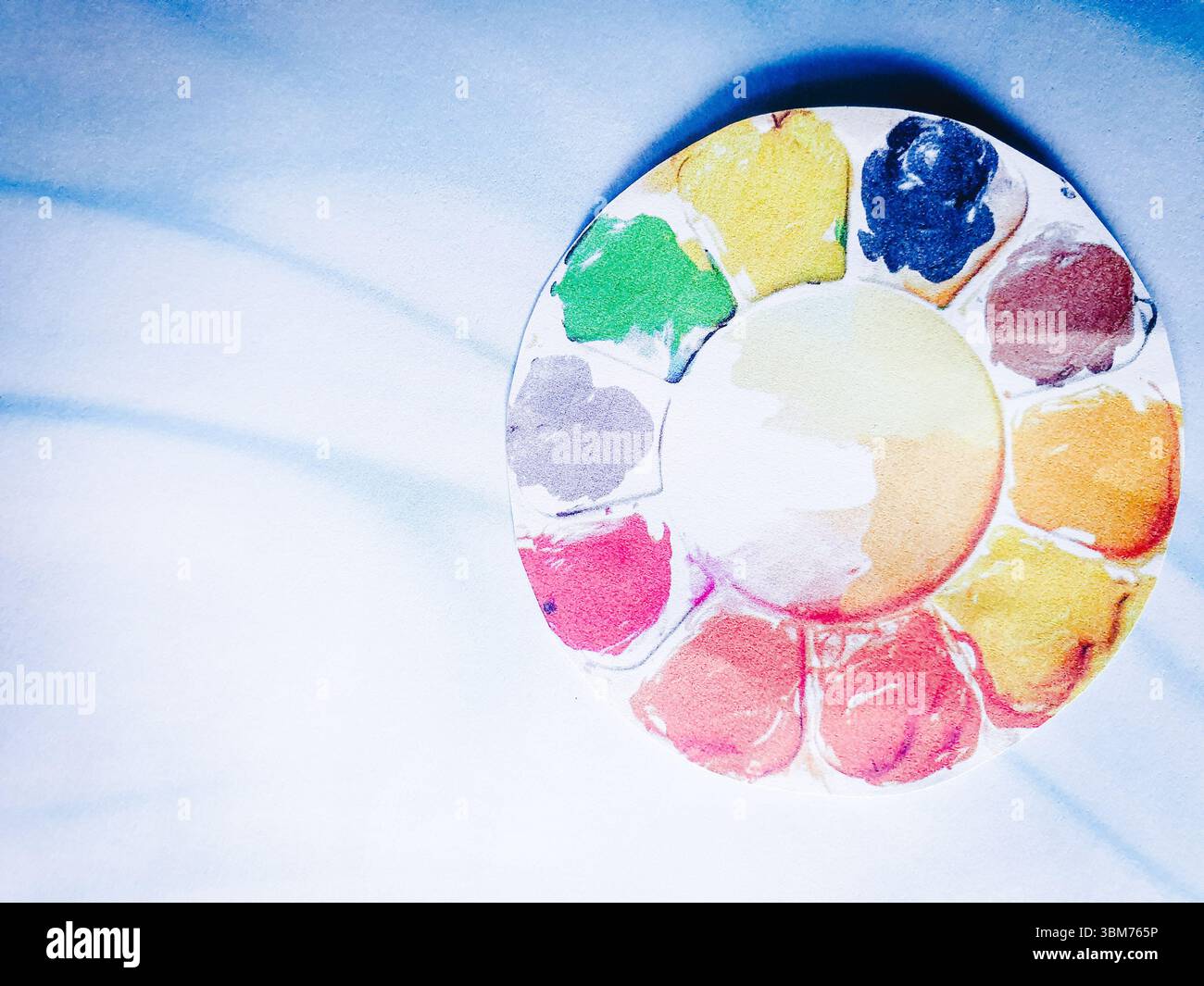 Tavolozza dei colori su sfondo neutro Foto Stock