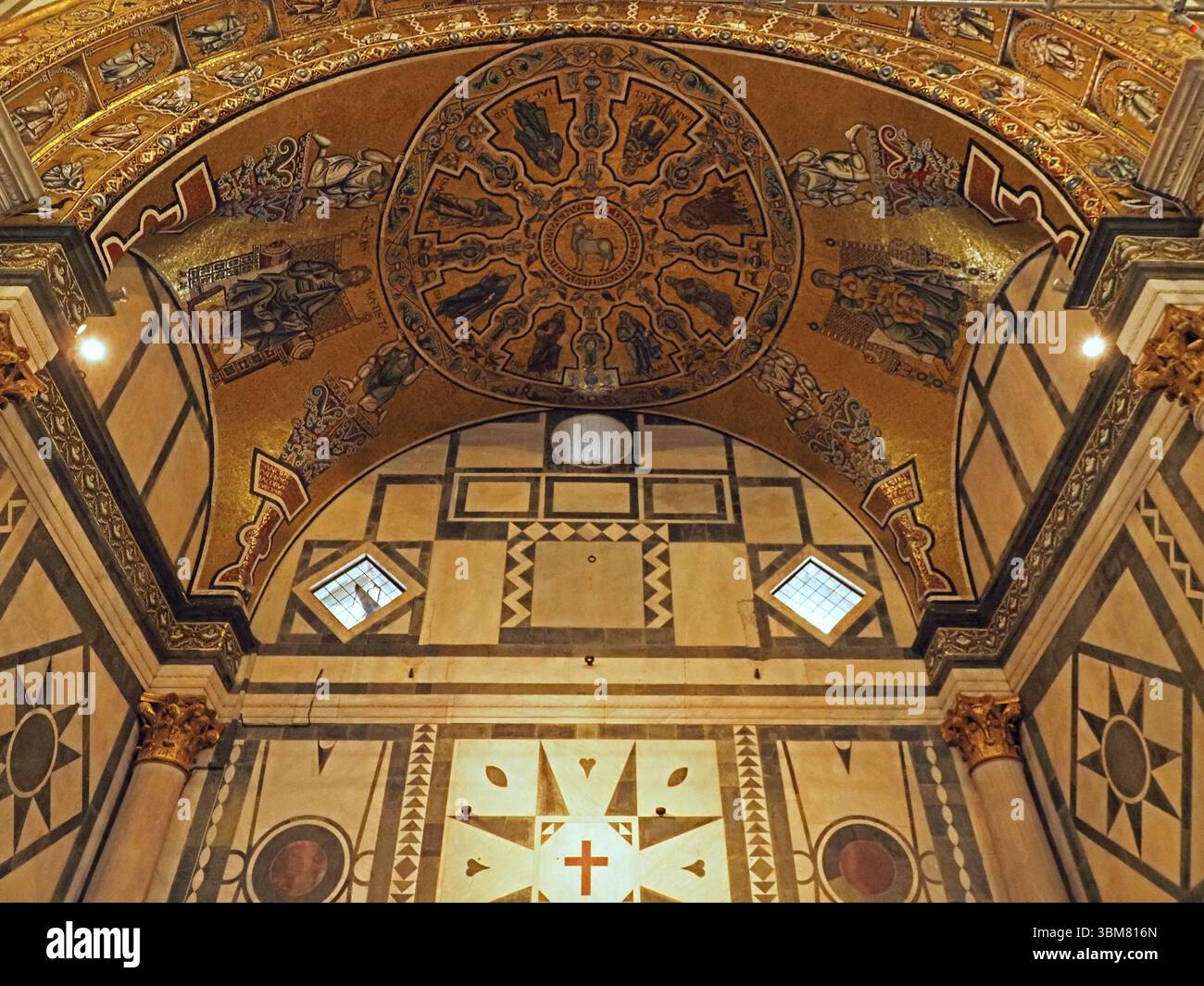 Dettaglio dall'interno dorato del Battistero di San Giovanni, Firenze, Italia Foto Stock