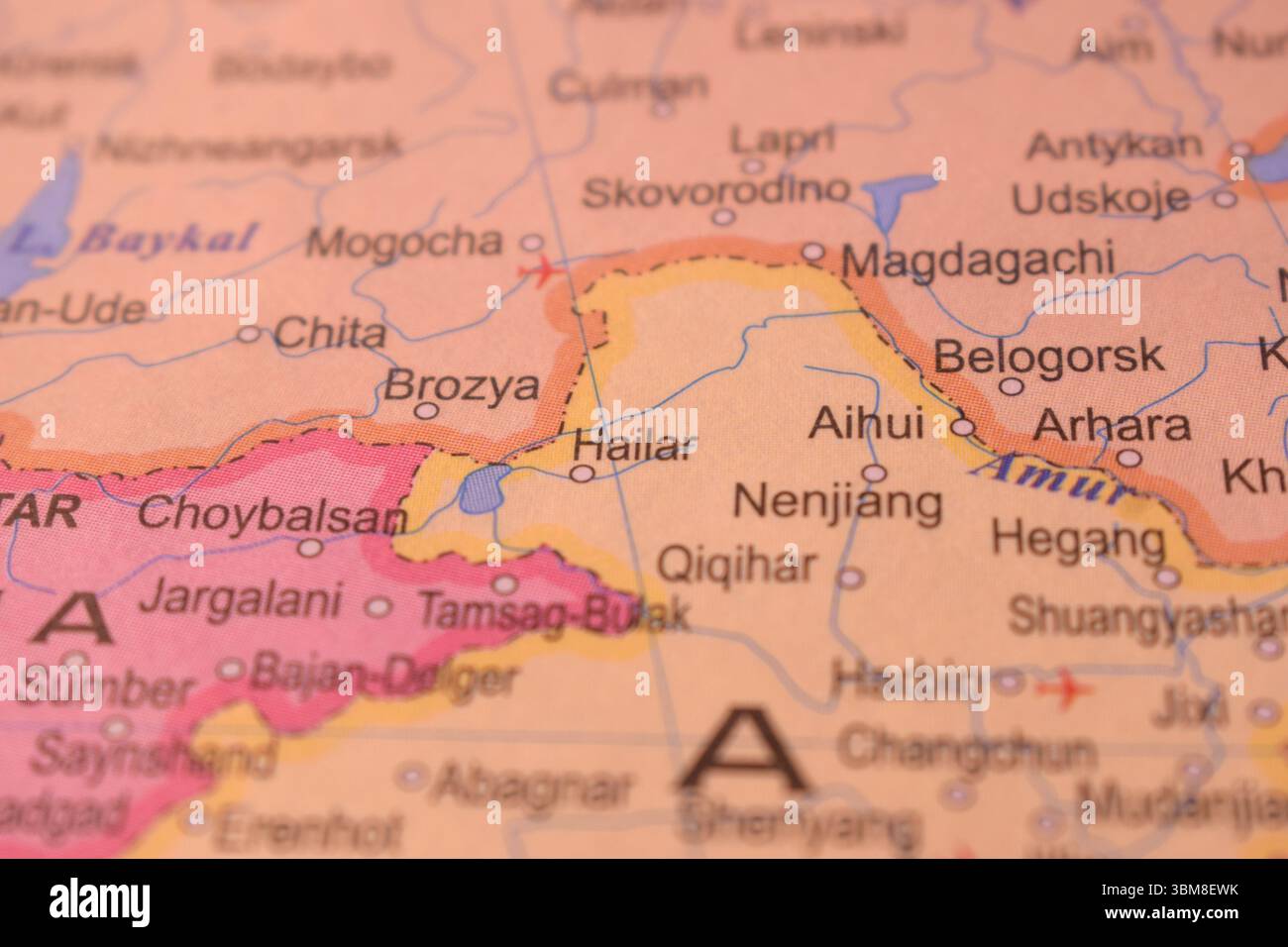 Mappa politica del paese della Russia primo piano con immagine sfocatura dello sfondo Foto Stock