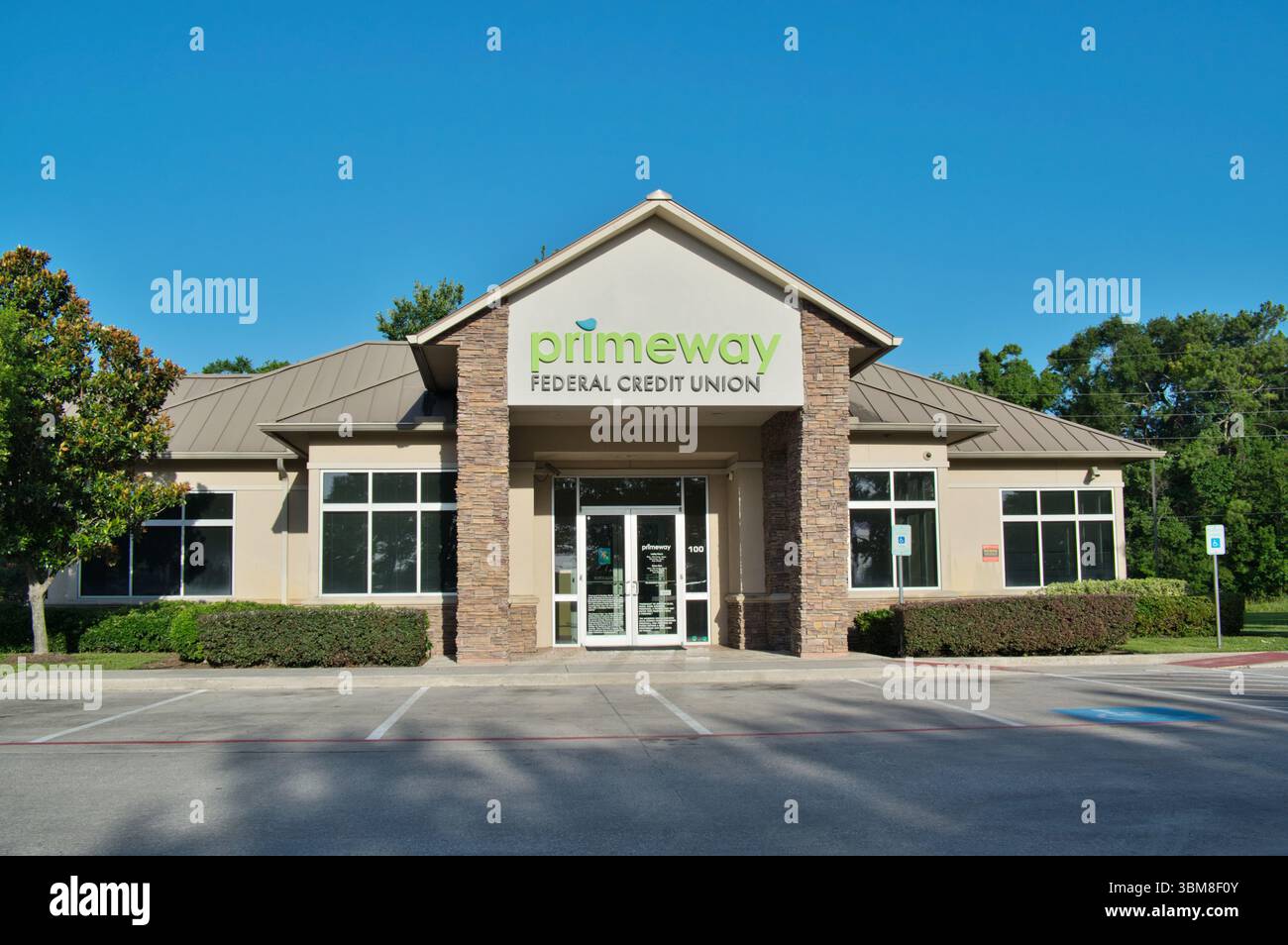 Houston, Texas Stati Uniti d'America 06-22-2025: Primeway Federal Credit Union istituto bancario finanziario con sede a Primeway. Foto Stock