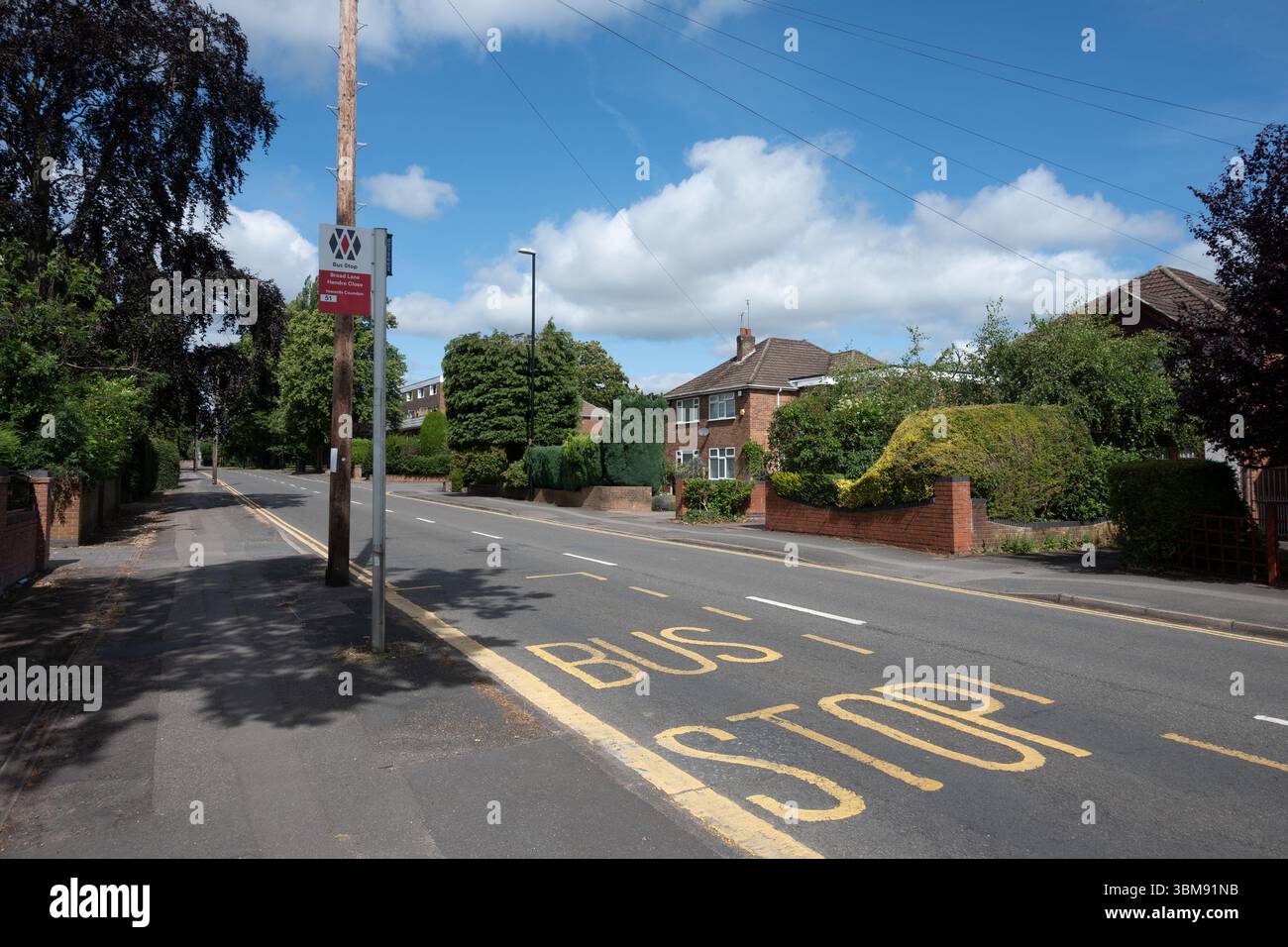 Fermata dell'autobus a Broad Lane, Whoberley, Coventry, West Midlands, Inghilterra, REGNO UNITO Foto Stock