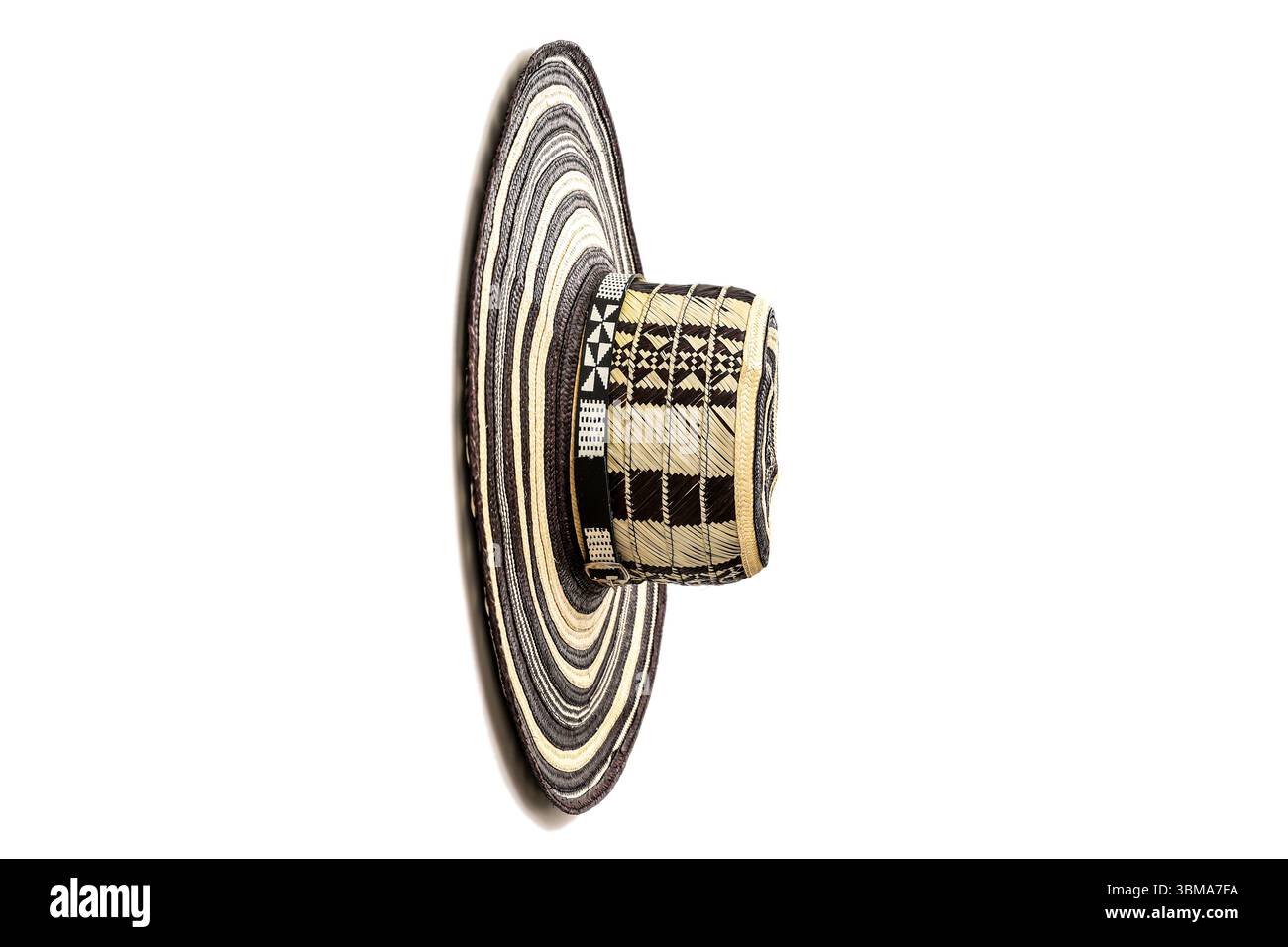 Cappello tradizionale colombiano chiamato Sombrero vueltiao. Concetto colombiano. Concetto culturale colombiano. Sfondo Foto Stock