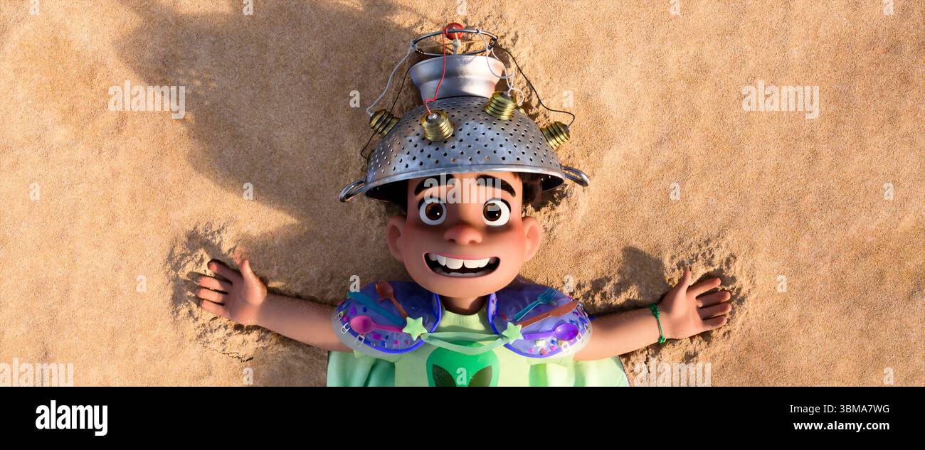 Elio (2025) diretto da Adrian Molina e interpretato da Yonas Kibreab nel ruolo di Elio Solis che lotta per adattarsi fino a quando non viene trasportato da alieni e diventa il prescelto ambasciatore galattico della Terra mentre sua madre Olga lavora al progetto top-secret per decodificare i messaggi alieni. Pubblicità ancora ***SOLO PER USO EDITORIALE***. Crediti: BFA / Walt Disney Studios Foto Stock