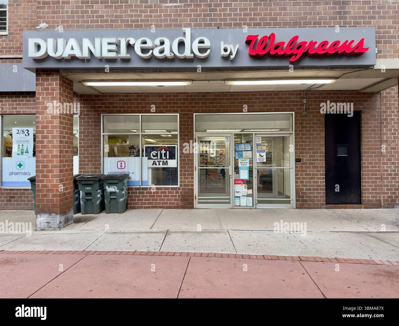 Negozio Duane Reade by Walgreens, esterno dell'edificio, Greenwich Street, Tribeca, Manhattan, New York, New York, Stati Uniti Foto Stock