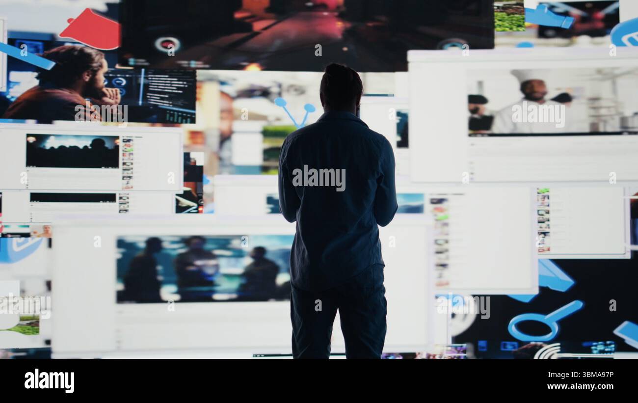Un uomo assonnato e ossessionato ha paura di perdere il suo posto a causa del consumo dei social media e di effetti psicologici ossessivi che scatenano ansia e problemi di autostima dannosi. Telecamera B.. Foto Stock