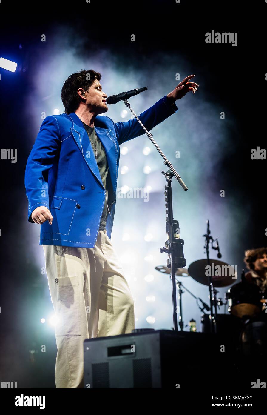 La rock band irlandese The script, nota per i loro successi Rain, supereroi e Hall of Fame, si esibisce alle Eden Sessions del 2025, sotto i biomi all'iconico Eden Project, Bodelva, Cornovaglia, Regno Unito, prima di dirigersi a Glastonbury per esibirsi sul palco Pyramid. Foto Stock