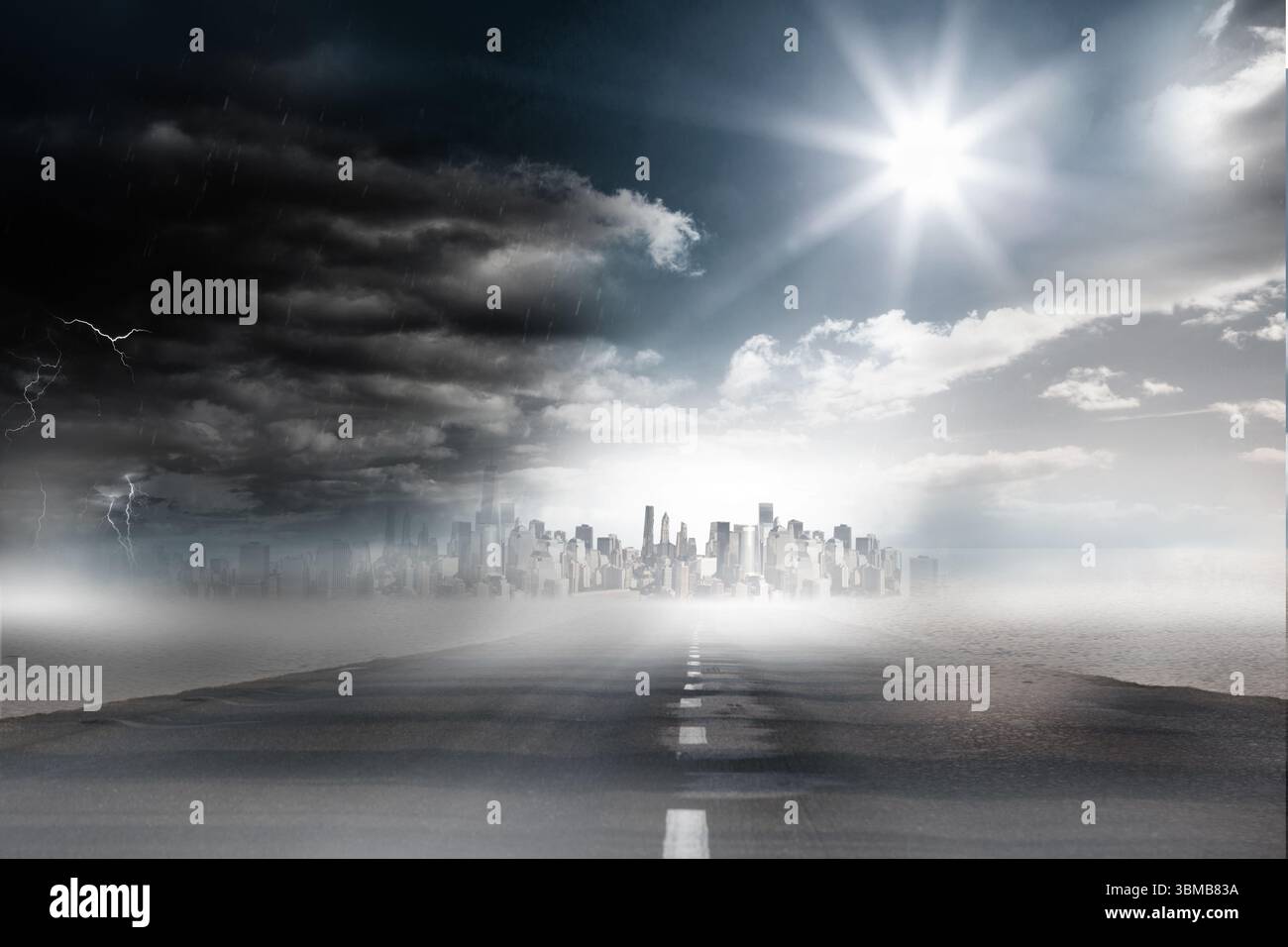 Il design piatto che mostra la strada asfaltata si estende verso lo skyline nebbioso tra nuvole di tempesta e raggi solari Foto Stock
