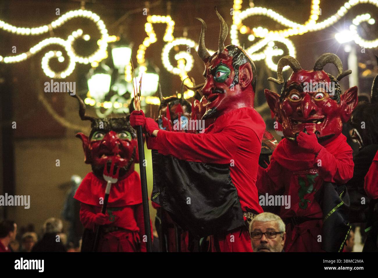 Demoni di cartone, feste di Sant Antoni, villaggio sa Pobla, Maiorca, Isole Baleari, Spagna, Europa Foto Stock