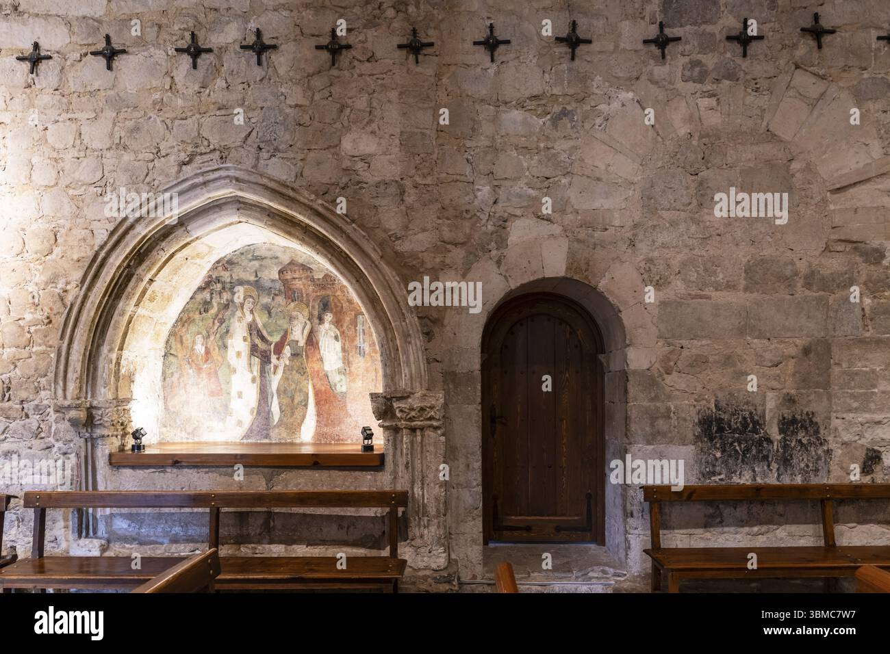 Tempio pre-romanico di Santa Maria de Wamba, X secolo, regione di Montes Torozos, Valladolid, Castiglia e León, Spagna, Europa Foto Stock