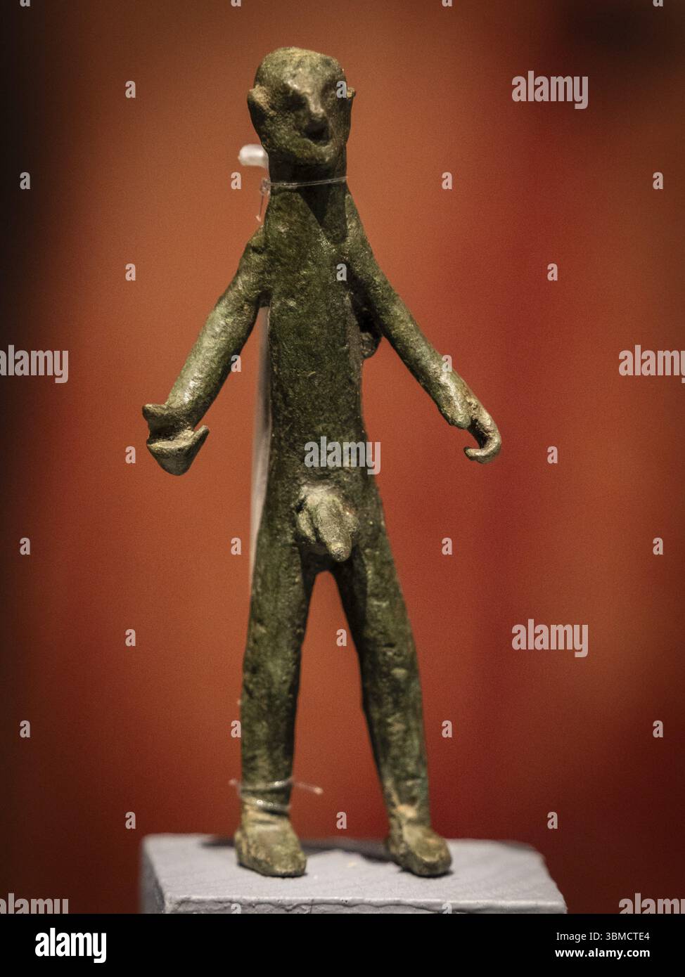 Offerta votiva in bronzo, IV-III secolo a.C., museo archeologico di Siviglia, Andalusia, Spagna, Europa Foto Stock