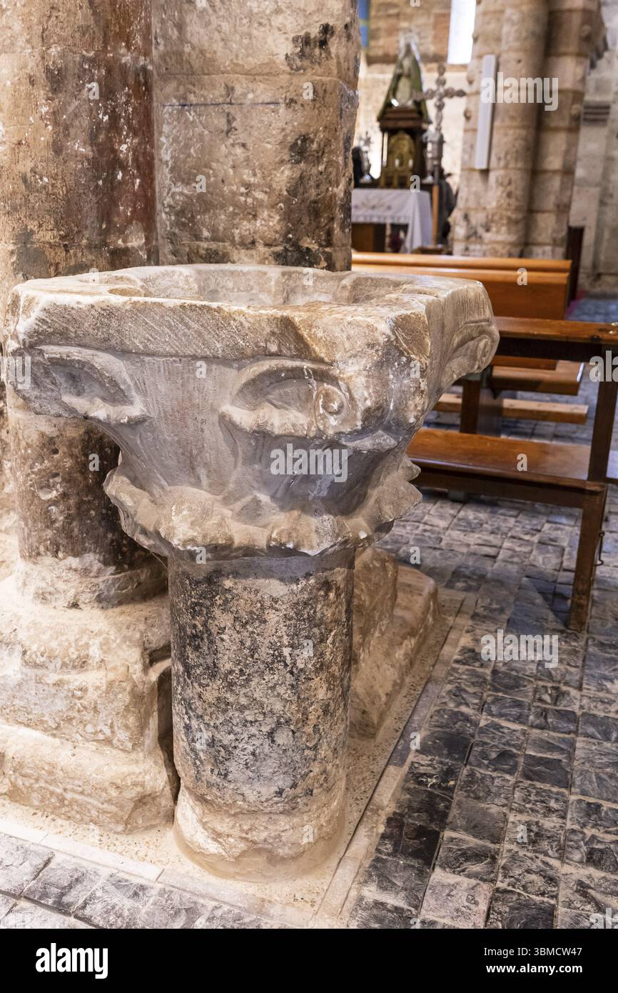 Tempio pre-romanico di Santa Maria de Wamba, X secolo, regione di Montes Torozos, Valladolid, Castiglia e León, Spagna, Europa Foto Stock