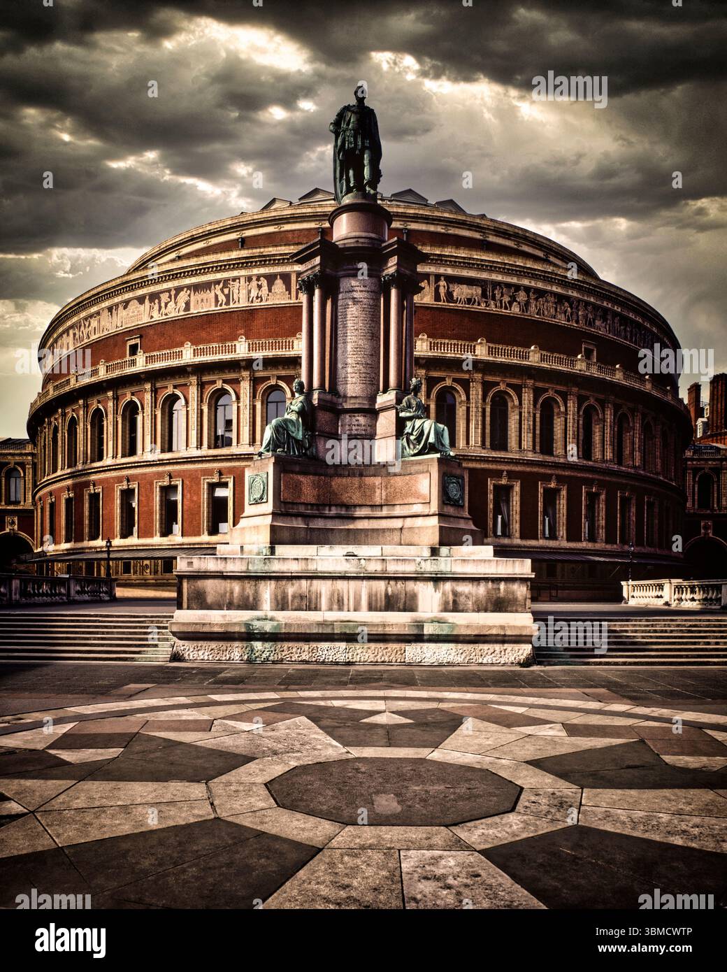 GB - LONDRA: L'iconica Albert Hall a South Kensington (Photographic Art di Edmune Nagele FRPS) Foto Stock