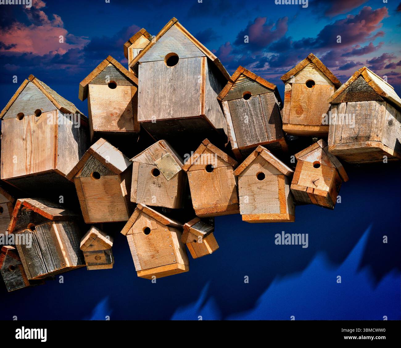 CONCETTO DI PROPRIETÀ: "Little Boxes" di Edmund Nagele FRPS Foto Stock