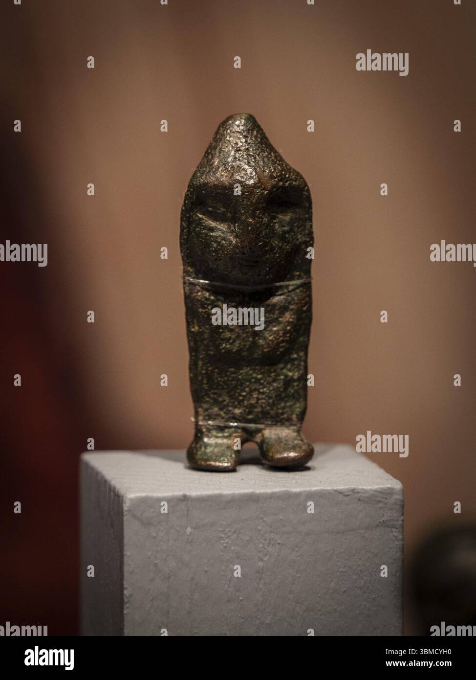 Offerta votiva in bronzo, IV-III secolo a.C., museo archeologico di Siviglia, Andalusia, Spagna, Europa Foto Stock